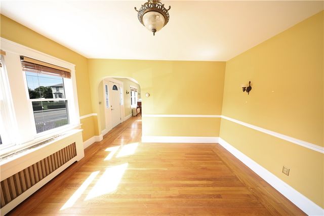 43 Admiral Kalbfus Road, Newport, RI 02840