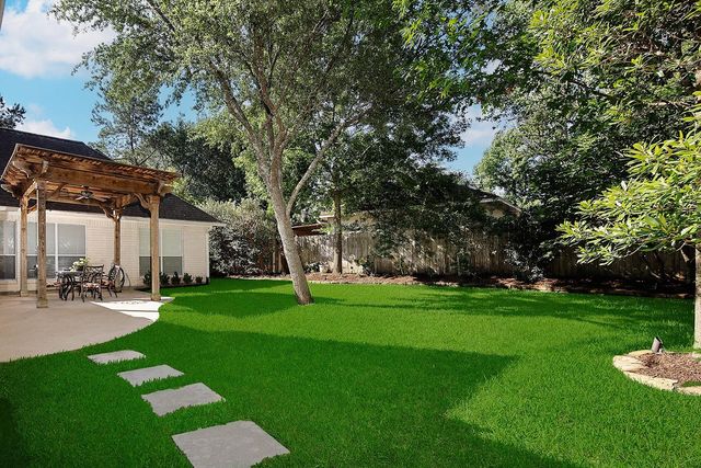 15 Carriage Pines Court, The Woodlands, TX 77381