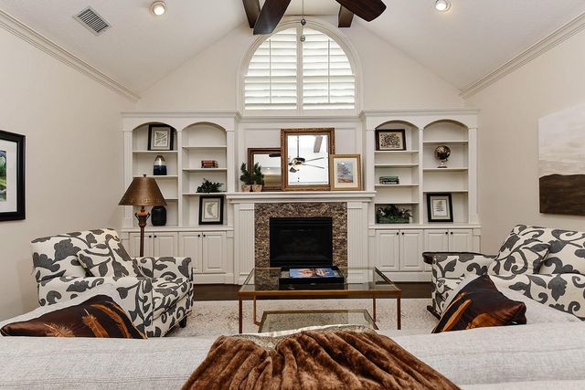 15 Carriage Pines Court, The Woodlands, TX 77381