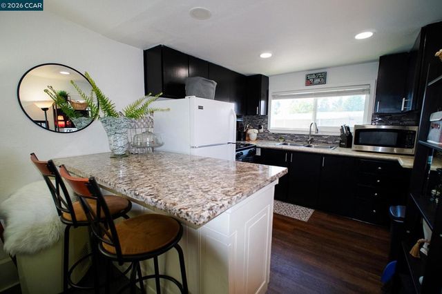 3875 Castro Valley Blvd, Castro Valley, CA 94546