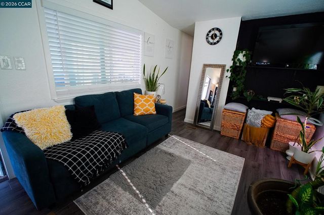 3875 Castro Valley Blvd, Castro Valley, CA 94546