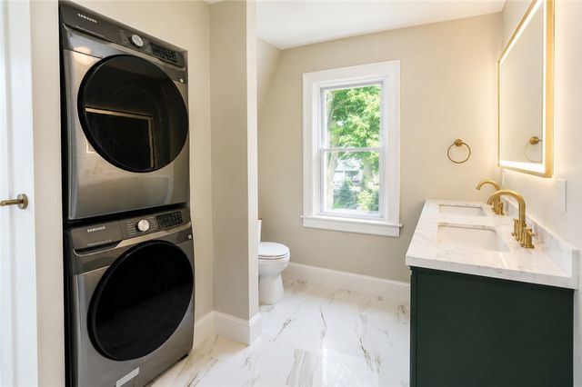 15 Redfern Street, North Providence, RI 02911