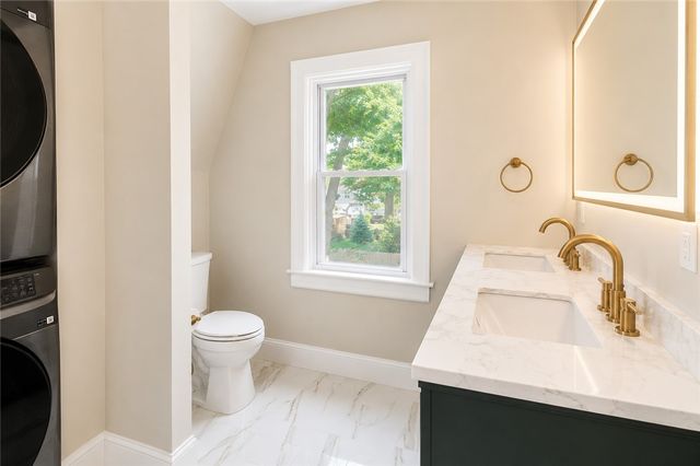 15 Redfern Street, North Providence, RI 02911