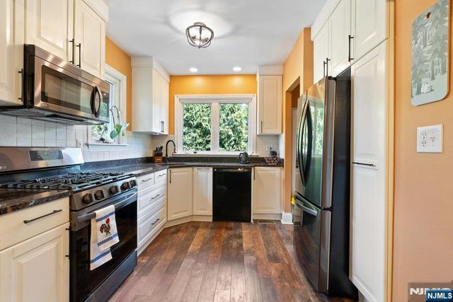279 Vreeland Avenue, Midland Park, NJ 07432