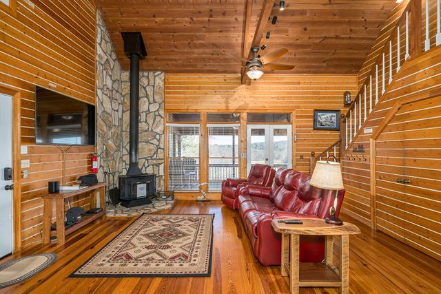 517 Ridge Road, Blue Ridge, GA 30513