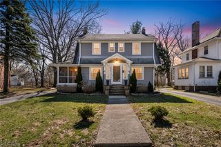 1521 Parkhill Road, Cleveland Heights, OH 44121