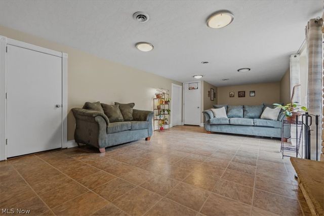 47 W Lubeck Hills Drive, Washington, WV 26181