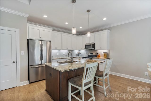 4944 Southview Drive, Hickory, NC 28602