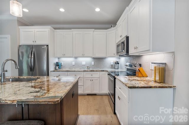 4944 Southview Drive, Hickory, NC 28602