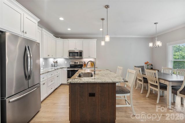 4944 Southview Drive, Hickory, NC 28602