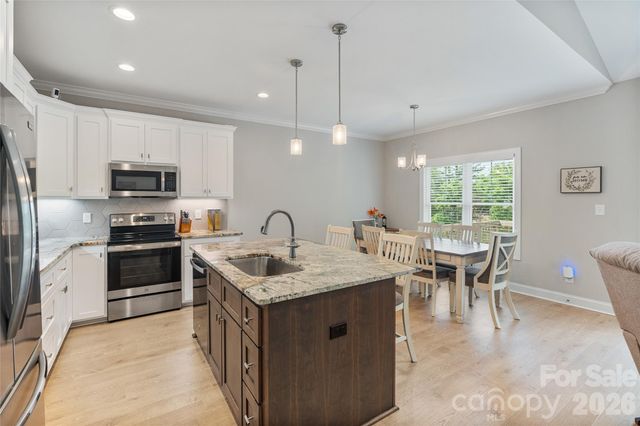 4944 Southview Drive, Hickory, NC 28602
