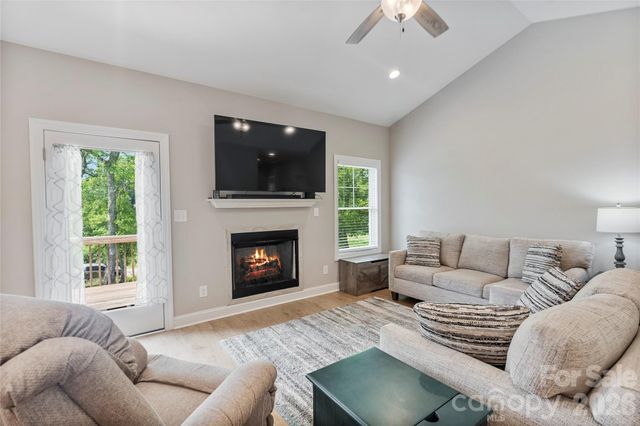 4944 Southview Drive, Hickory, NC 28602