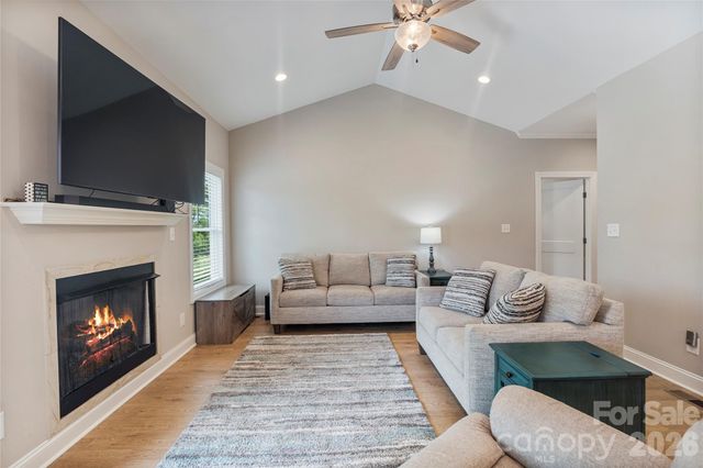 4944 Southview Drive, Hickory, NC 28602