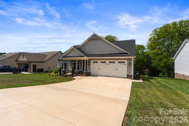 4944 Southview Drive, Hickory, NC 28602