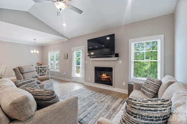 4944 Southview Drive, Hickory, NC 28602