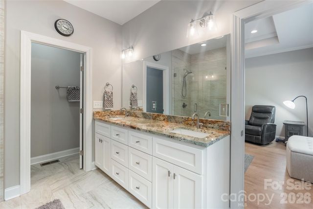 4944 Southview Drive, Hickory, NC 28602