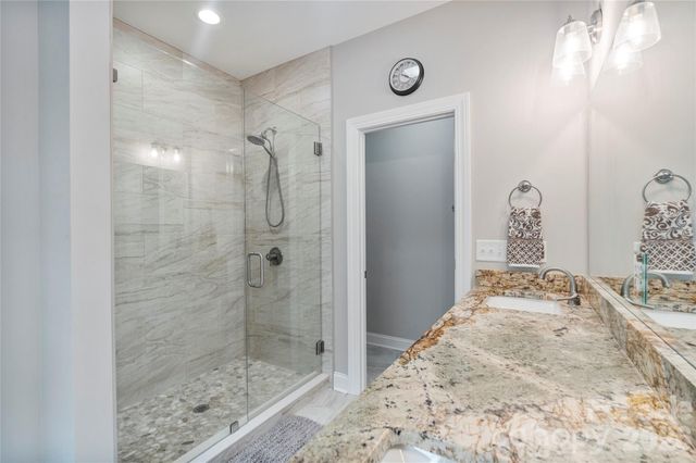 4944 Southview Drive, Hickory, NC 28602