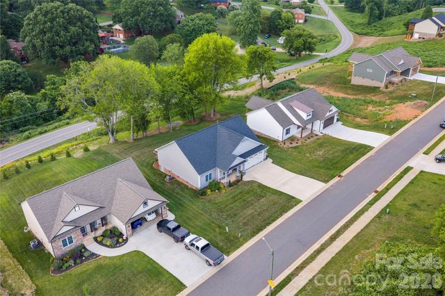 4944 Southview Drive, Hickory, NC 28602