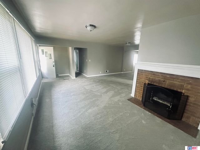 2234 S 41st Street, Omaha, NE 68105
