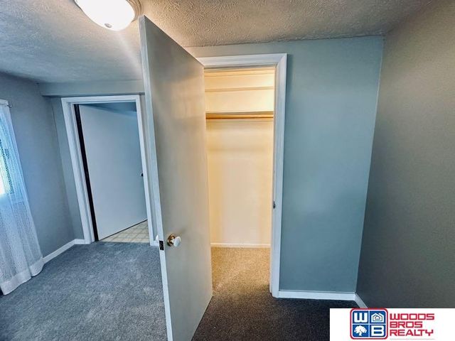 2234 S 41st Street, Omaha, NE 68105