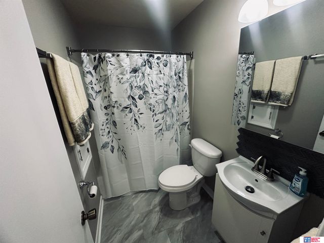 2234 S 41st Street, Omaha, NE 68105