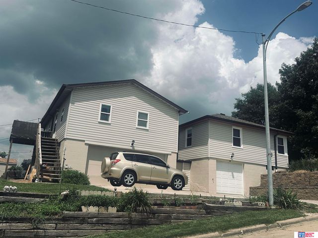 2234 S 41st Street, Omaha, NE 68105