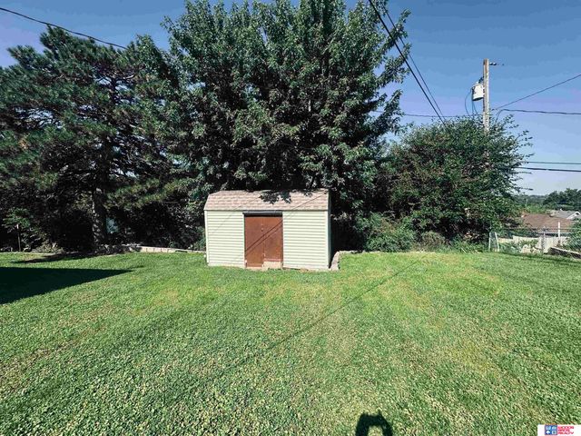 2234 S 41st Street, Omaha, NE 68105