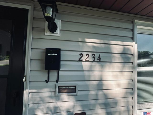 2234 S 41st Street, Omaha, NE 68105