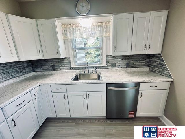 2234 S 41st Street, Omaha, NE 68105