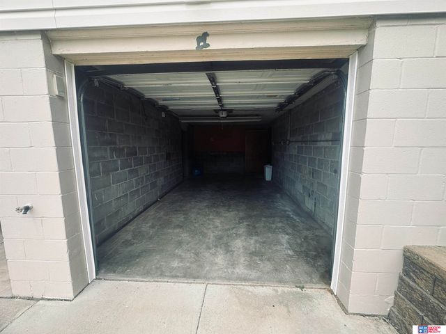 2234 S 41st Street, Omaha, NE 68105