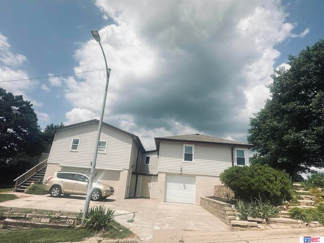 2234 S 41st Street, Omaha, NE 68105