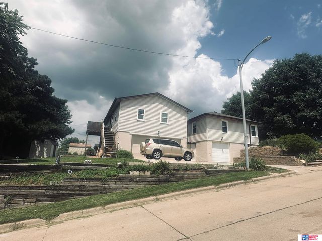 2234 S 41st Street, Omaha, NE 68105