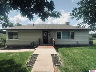 2234 S 41st Street, Omaha, NE 68105