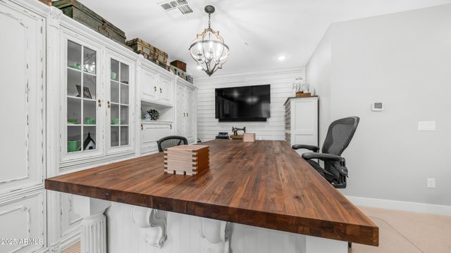 3855 S MCQUEEN Road 60, Chandler, AZ 85286