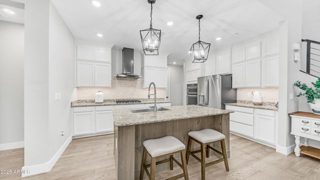 3855 S MCQUEEN Road 60, Chandler, AZ 85286