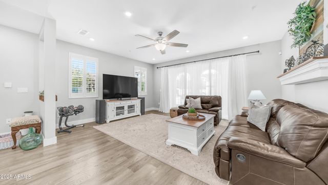 3855 S MCQUEEN Road 60, Chandler, AZ 85286