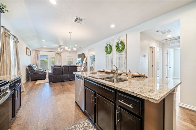 7614 Lasso Dr, Corpus Christi, TX 78414