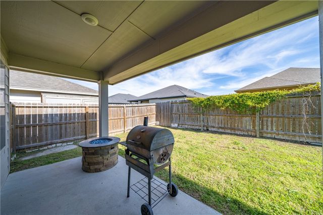 7614 Lasso Dr, Corpus Christi, TX 78414