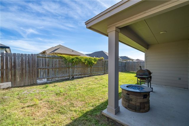 7614 Lasso Dr, Corpus Christi, TX 78414