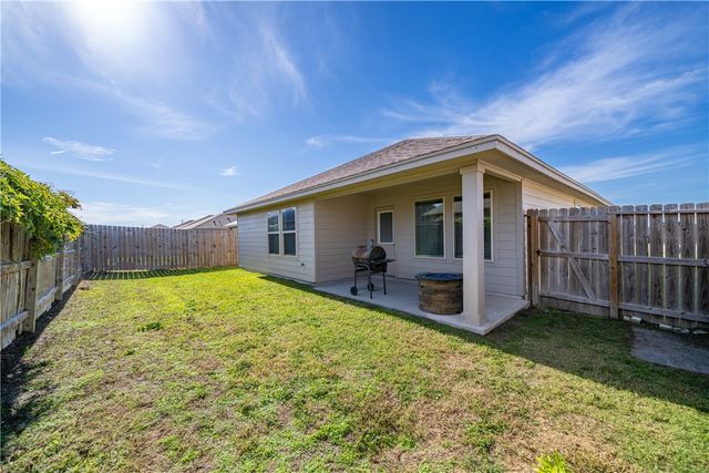 7614 Lasso Dr, Corpus Christi, TX 78414