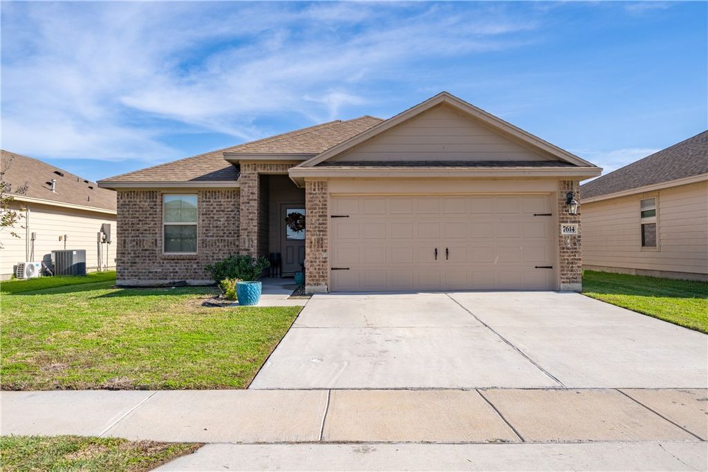 7614 Lasso Dr, Corpus Christi, TX 78414