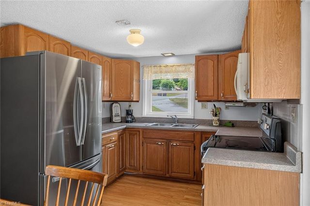 4908 Southwin Drive, Winston-salem, NC 27104