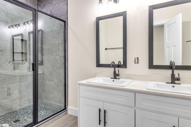 335 W Peachtree Street, Woodruff, SC 29388