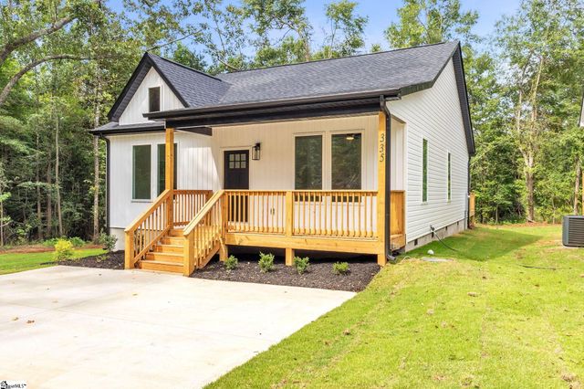 335 W Peachtree Street, Woodruff, SC 29388