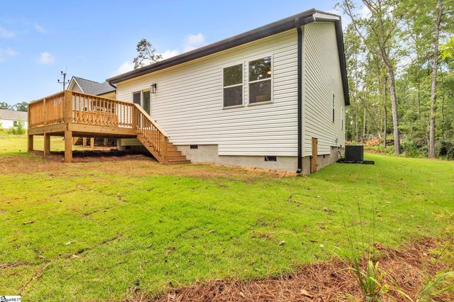 335 W Peachtree Street, Woodruff, SC 29388