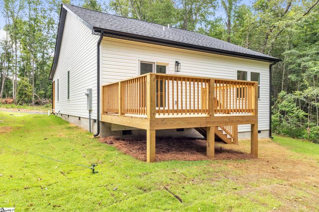 335 W Peachtree Street, Woodruff, SC 29388