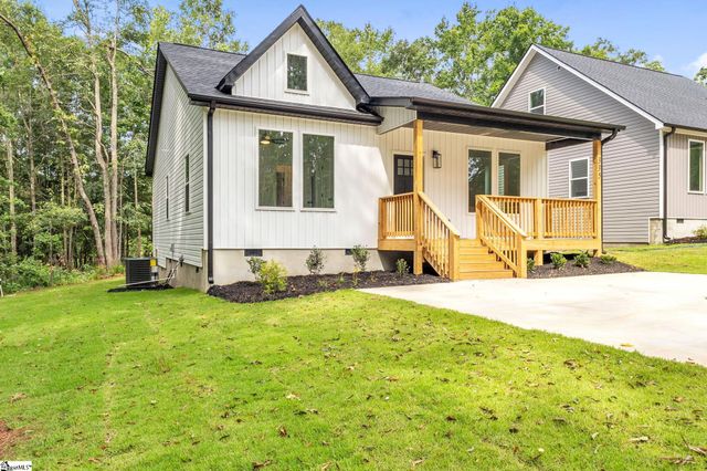 335 W Peachtree Street, Woodruff, SC 29388