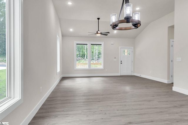 335 W Peachtree Street, Woodruff, SC 29388