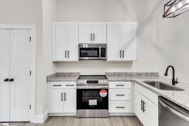 335 W Peachtree Street, Woodruff, SC 29388
