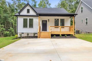335 W Peachtree Street, Woodruff, SC 29388